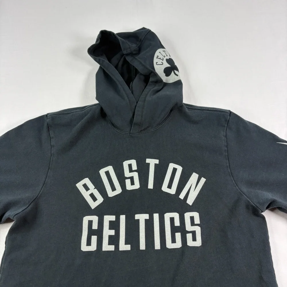 Boston Celtics Nike Hoodie‎ Mens Medium Black Short Sleeve Pullover NBA